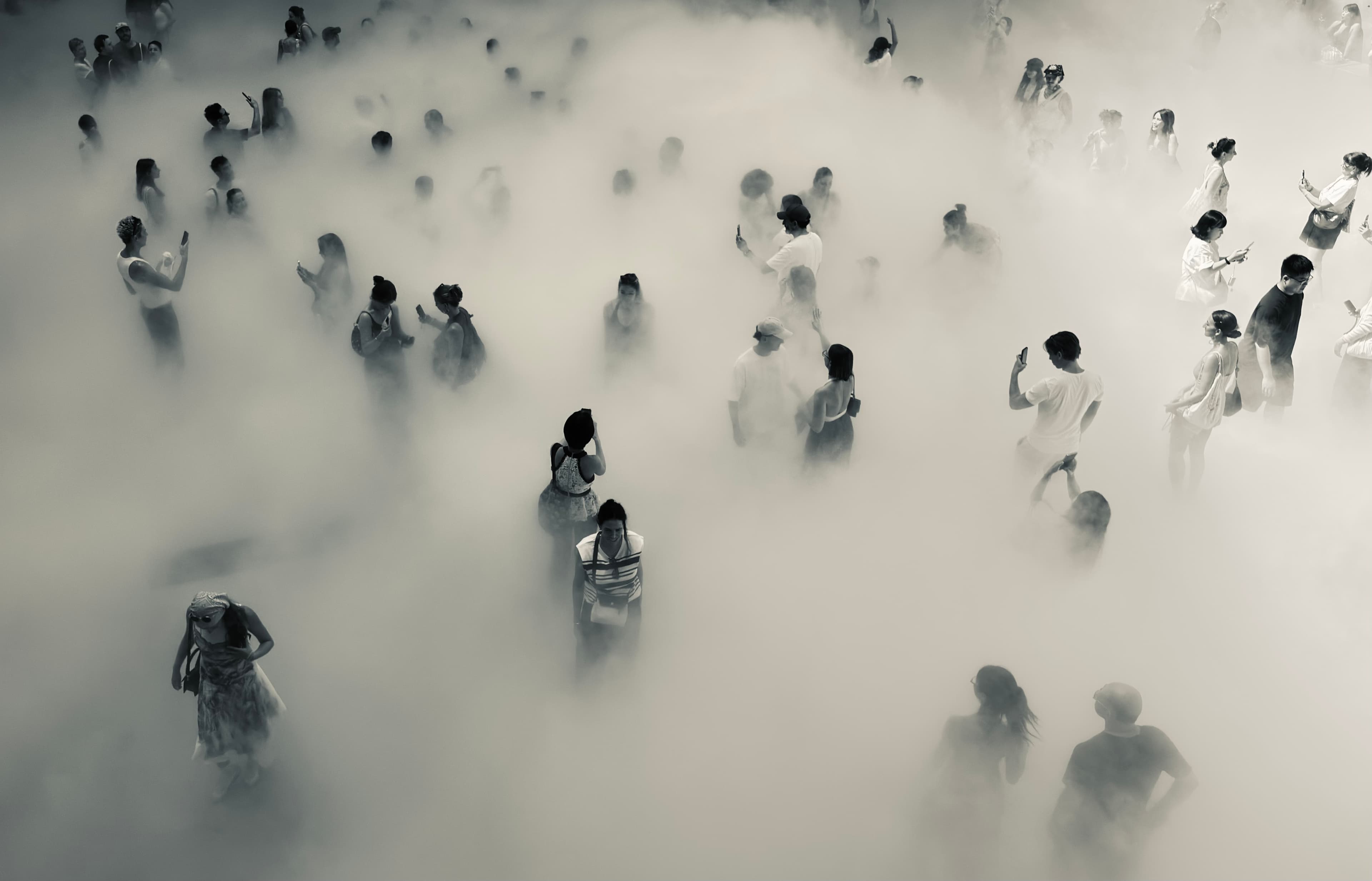 Bourse de Commerce - Pinault Collection. In the main space, a water-based cloud enveloping people. That was super fun and was the occasion to make some great photos.