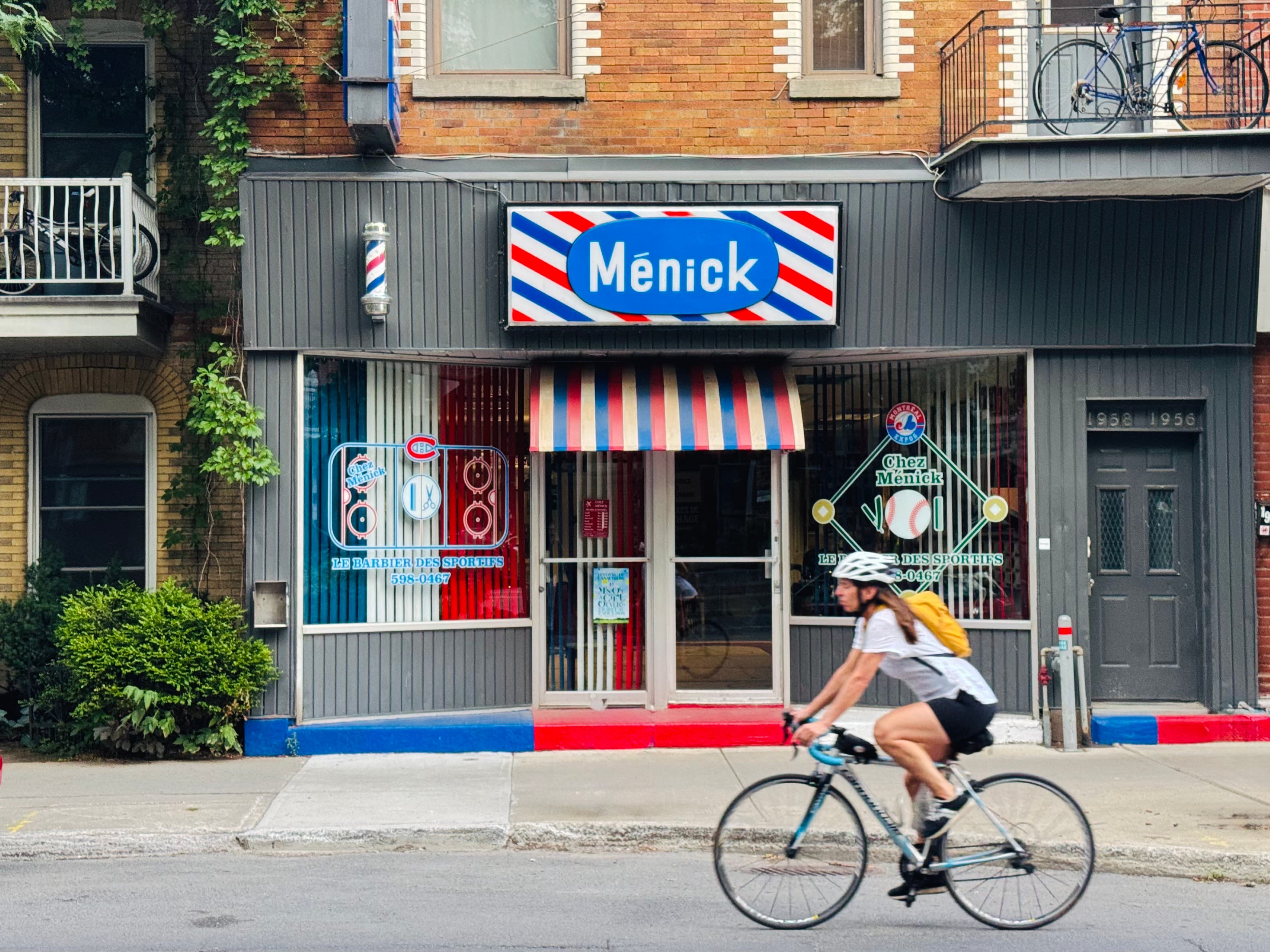Montreal has become a true bike city. The transformation over the past 15 years is remarkable, reminiscent of Amsterdam.