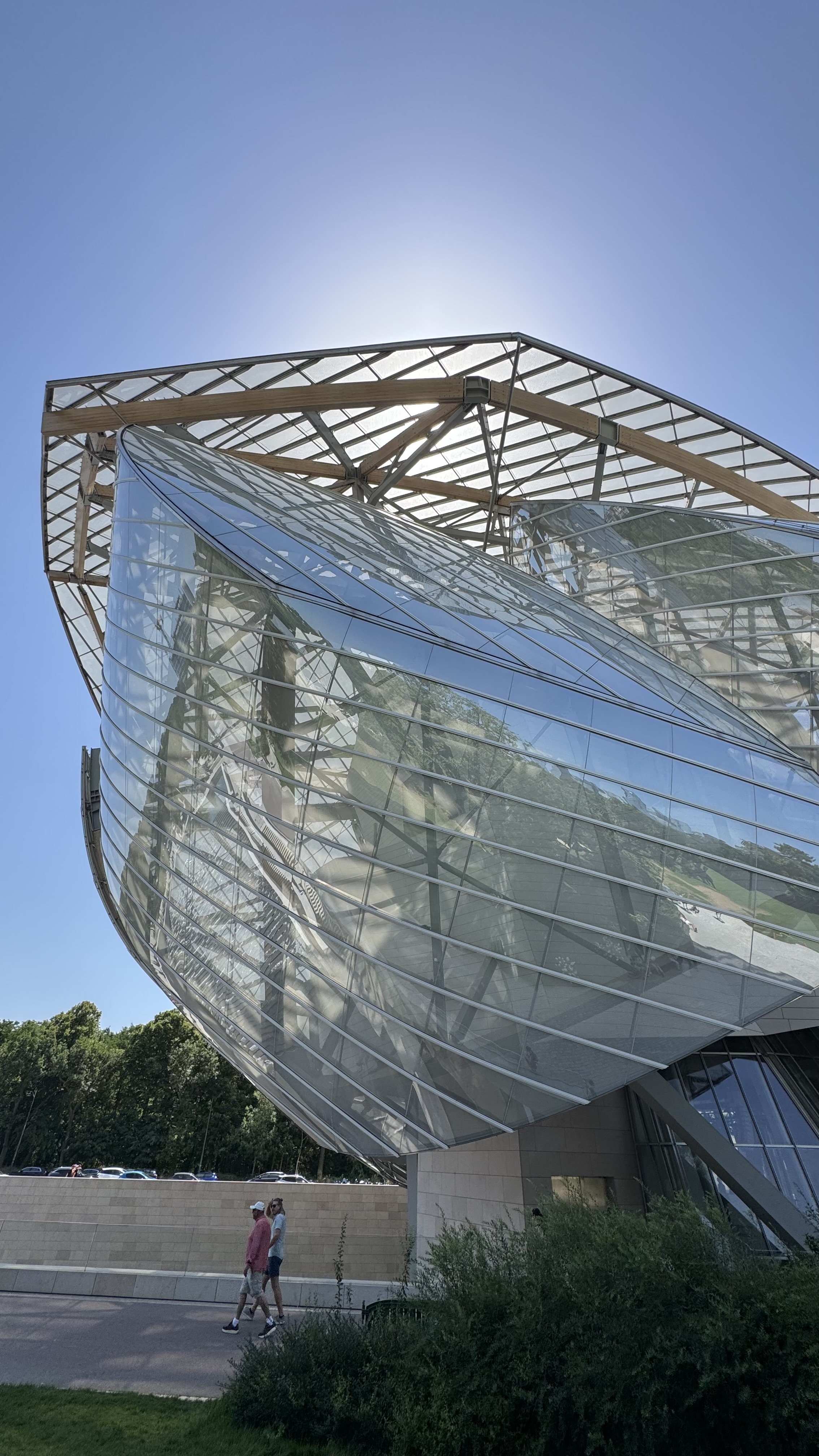 Spent a few hours inside the Louis Vuitton museum looking at an impressive collection of Calder. Humans can do great things too.