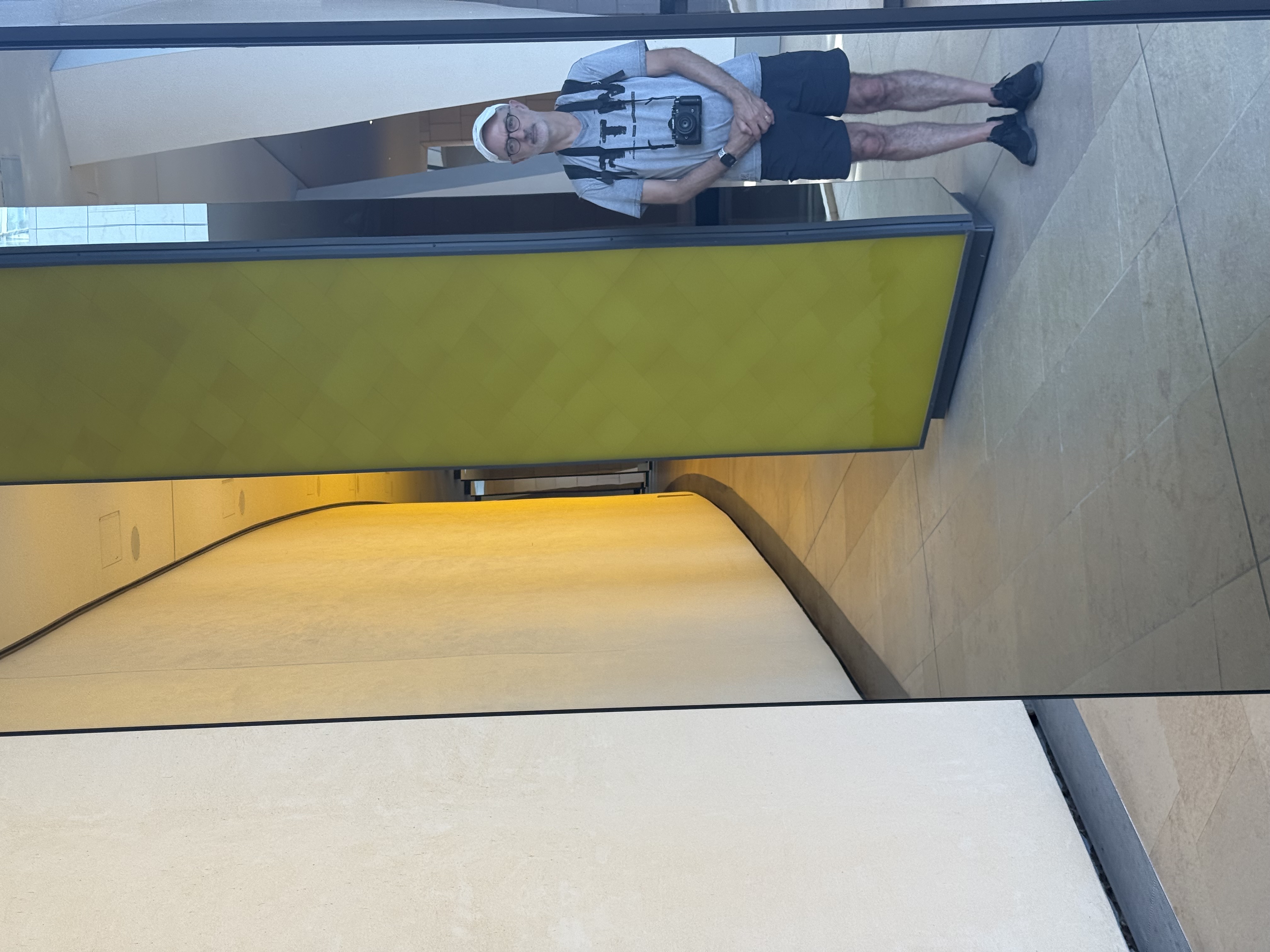 An impossible and unprocessed self-portrait taken at the Jardin d’Acclimatation, in the Louis Vuitton Foundation museum. I rarely post pictures of me, but this one was a tour de force to get right. 🪄✨🧞♂️