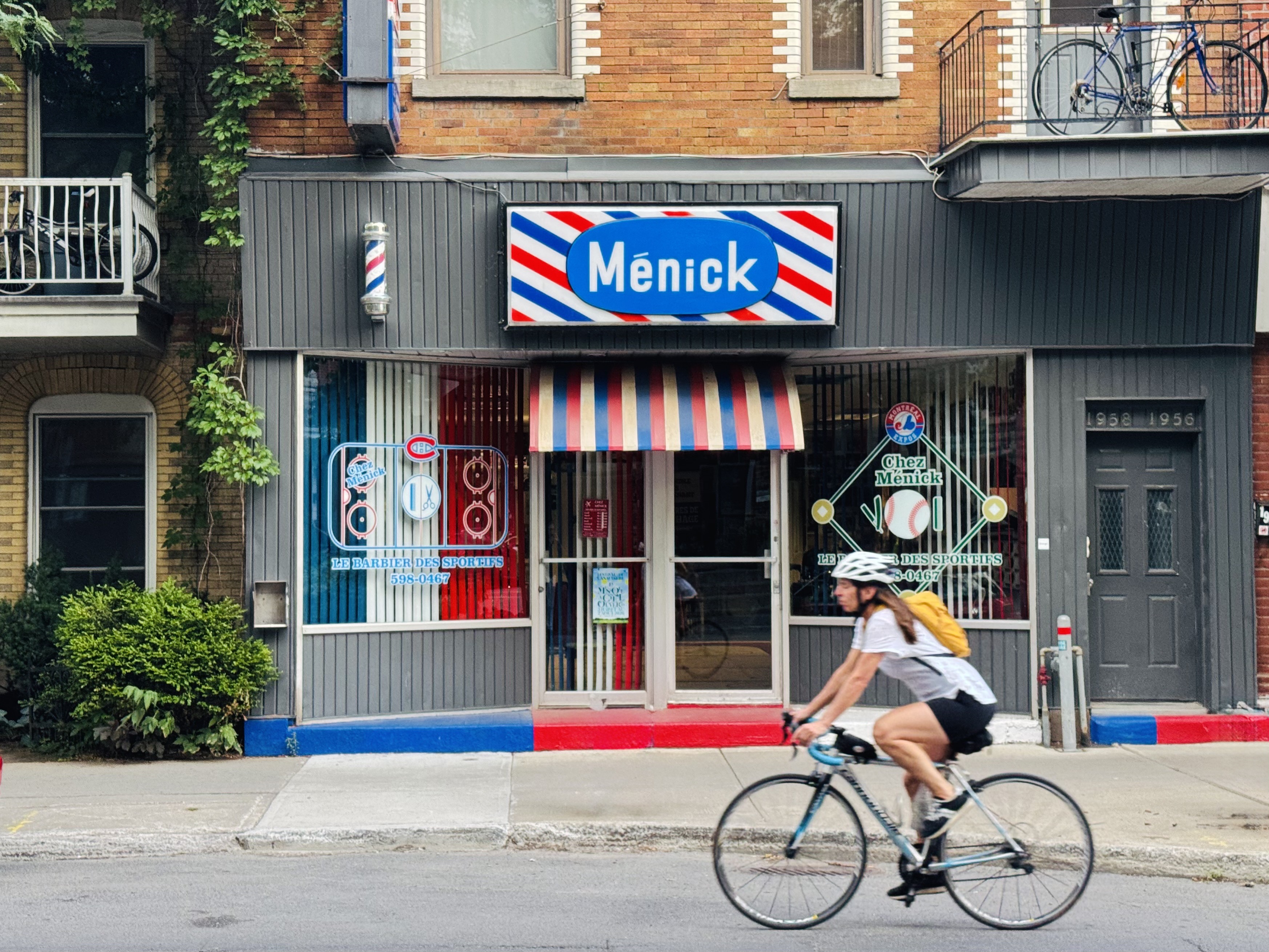 Montreal has become a true bike city. The transformation over the past 15 years is remarkable, reminiscent of Amsterdam.